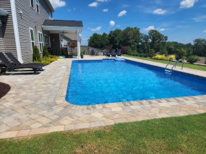 How To Choose The Right Swimming Pool Design for Your Backyard